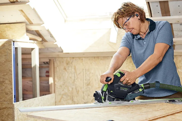 Sierra de incisión a batería TSC 55 KS