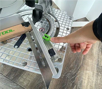 Medición del ángulo con la escuadra al sesgo