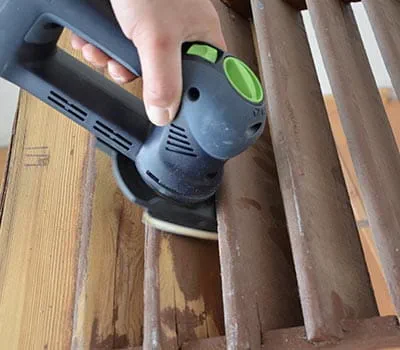 Lijar las lamas hasta que la superficie tenga la calidad deseada.