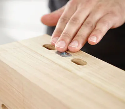 Anclaje de expansión enrasado