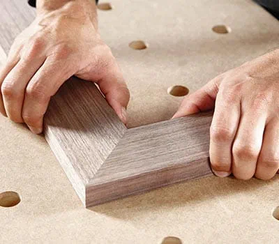 A continuación, ensamblar los elementos del bastidor