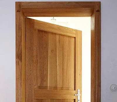 Para ensamblajes estables de bastidores de madera, trabajar con la DOMINO XL