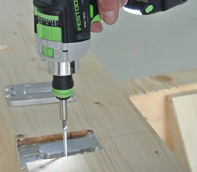 Montaje de las uniones con los tornillos