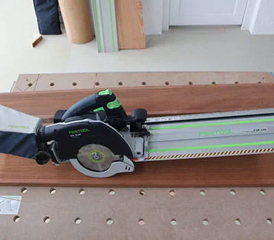 Corte de los tablones de revestimiento