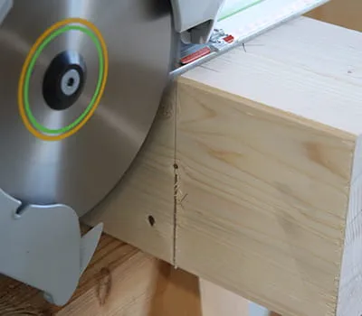 Voltear el poste y realizar el segundo corte