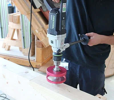 Se taladran los orificios para las arandelas