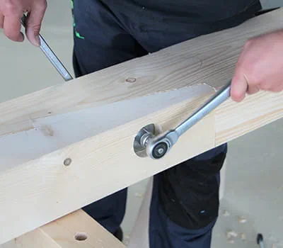 Montaje de los pernos roscados