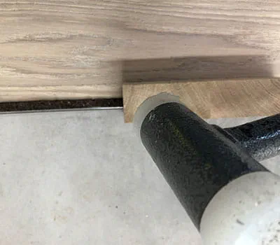 Golpear con un martillo