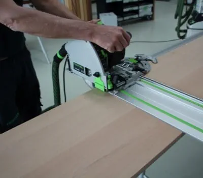 Cortar a medida los listones del panel