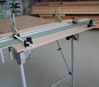 Hacer la fila de agujeros delantera