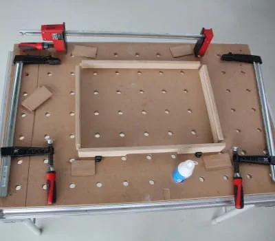 Encolar las piezas del cajón