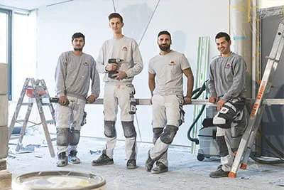 El equipo de izquierda a derecha: Noah Stelzle (el jefe), Muharrem Kuyucu, Raphael Berg y Moussa Joulo