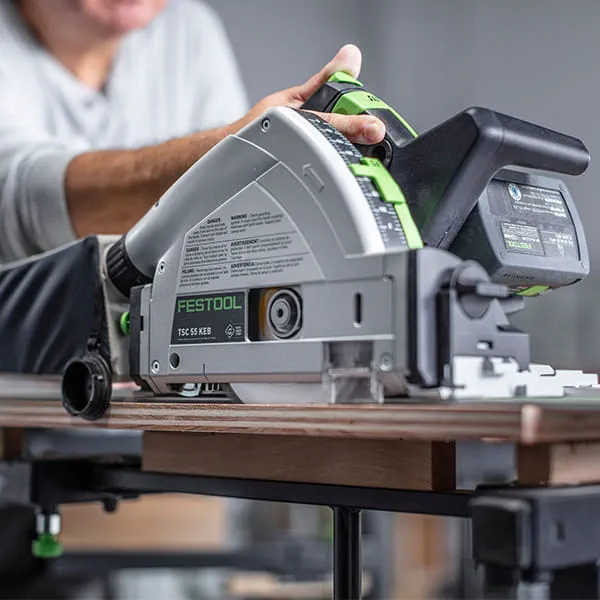La sierra de incisión Festool TSC 55 K con la nueva hoja de sierra Wood Fine Cut