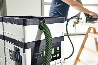 Combinación ideal con las herramientas a batería Festool. Cómodo y rápido: encendido automático del aspirador mediante la batería Bluetooth® .