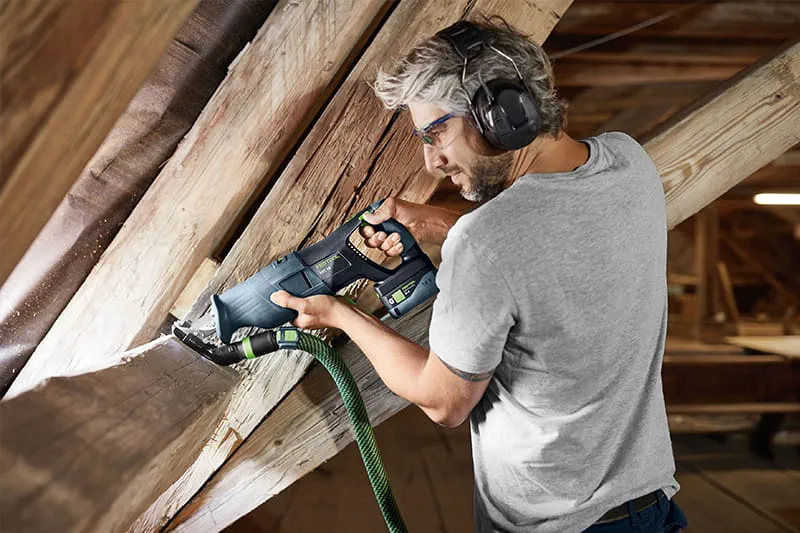La sierra de sable RSC 18 de Festool en acción